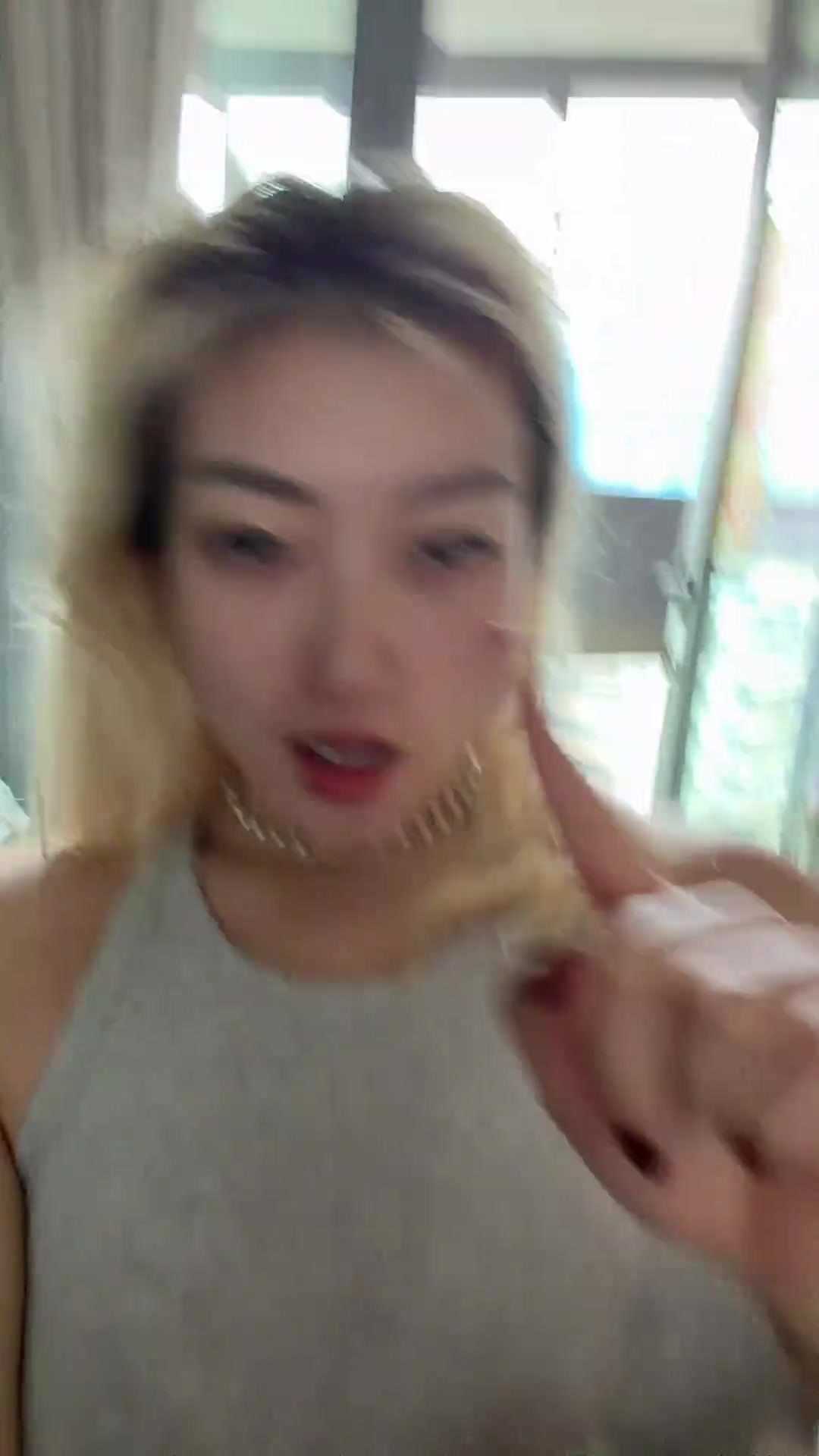 女篮李梦晒居家自拍,这大体格子太顶了吧😮